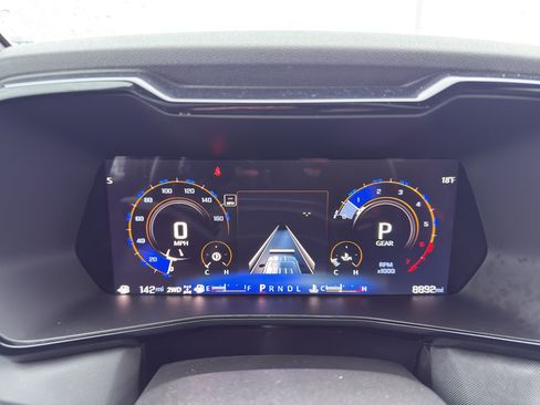 Used 2024 Chevrolet Colorado Z71 w/ Z71 Convenience Package 2 image 17