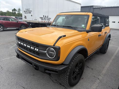 Used 2022 Ford Bronco Black Diamond AWD/4WD image 2