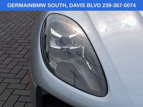 Used 2021 Porsche Macan S AWD/4WD image 11