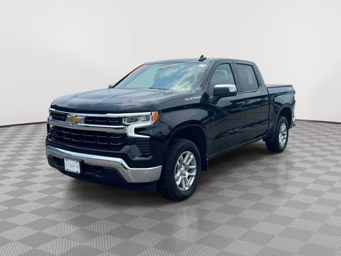 Used 2024 Chevrolet Silverado 1500 LT AWD/4WD image 3