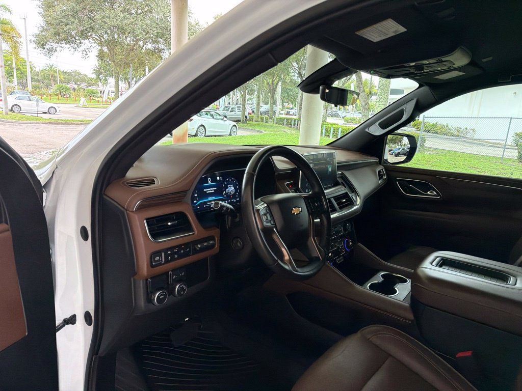 Used 2022 Chevrolet Tahoe High Country RWD image 7