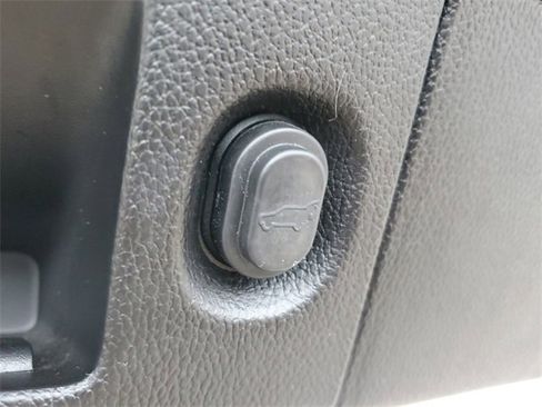 Used 2020 Cadillac Escalade Luxury image 32