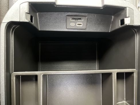 Certified 2021 GMC Yukon Denali w/ Denali Premium Package image 31