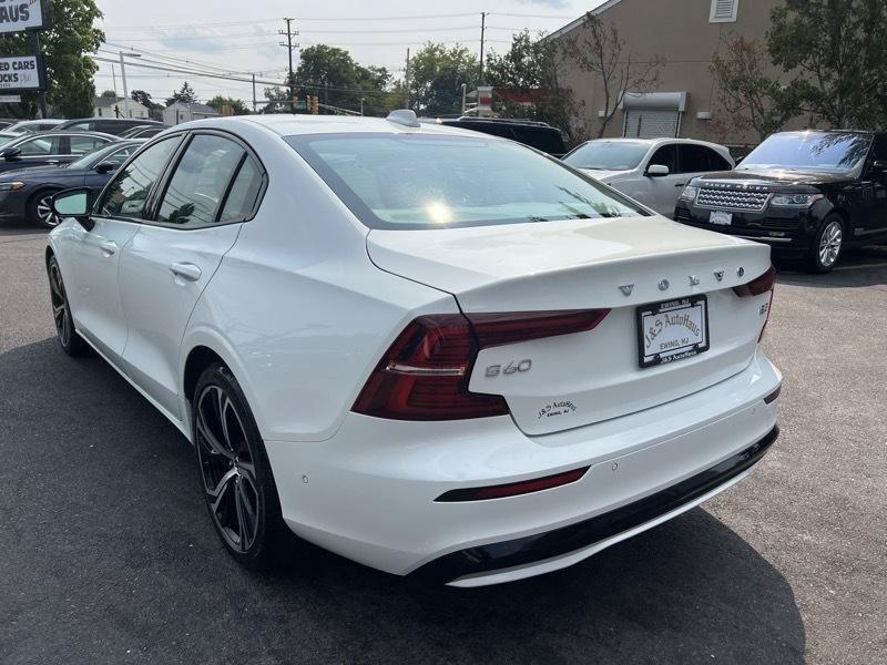 Used 2024 Volvo S60 B5 Plus FWD image 4