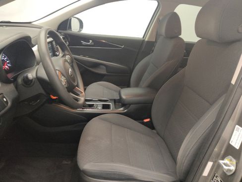 Used 2018 Kia Sorento FWD image 17