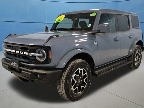 Used 2025 Ford Bronco Outer Banks AWD/4WD image 26