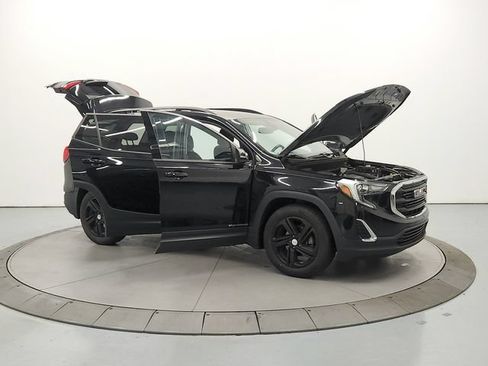 Used 2020 GMC Terrain SLE w/ Driver Convenience Package FWD image 10