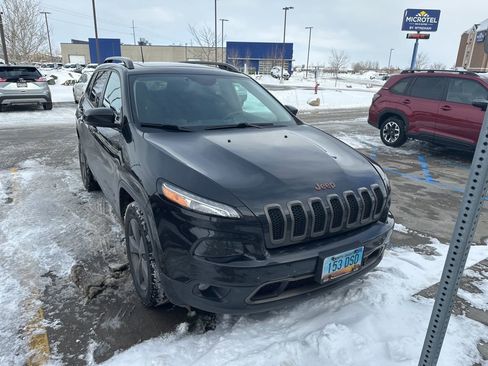 Used 2016 Jeep Cherokee 75th Anniversary image 14