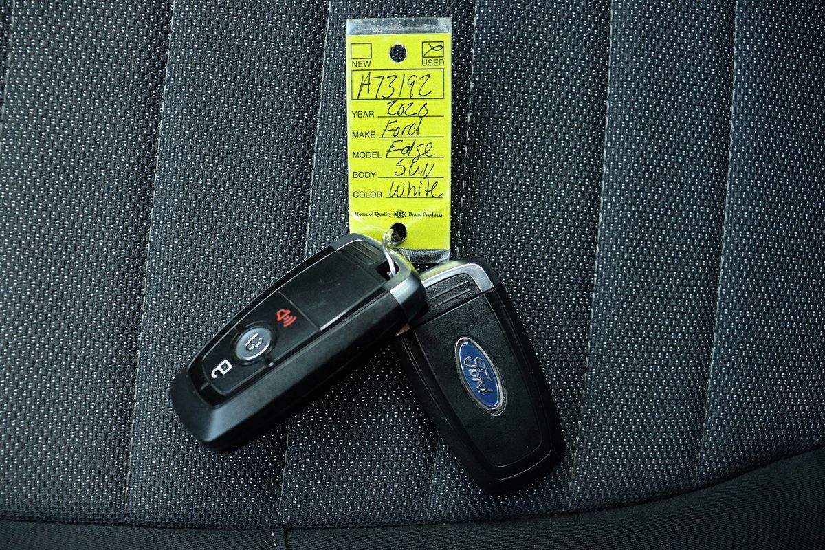 Used 2020 Ford Edge SE FWD image 44