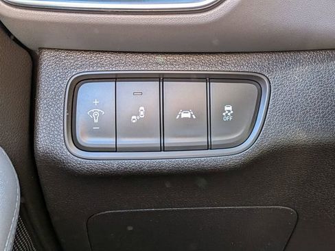 Used 2019 Hyundai Santa Fe SE image 18