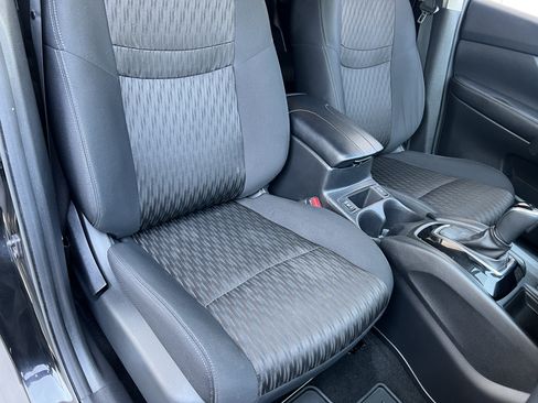 Used 2020 Nissan Rogue SV AWD/4WD image 25