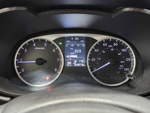 Used 2020 Nissan Versa S image 24