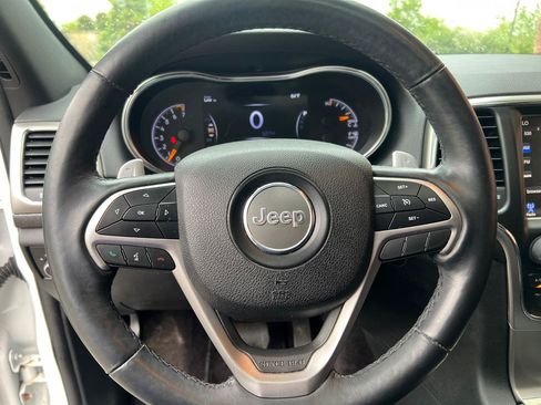 Used 2017 Jeep Grand Cherokee Altitude AWD/4WD image 26