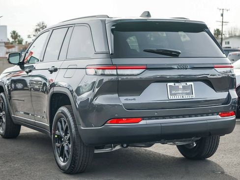 New 2026 Jeep Grand Cherokee Altitude image 6