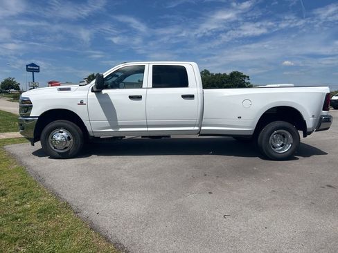 Used 2026 RAM 3500 Tradesman w/ Chrome Appearance Group A AWD/4WD image 6