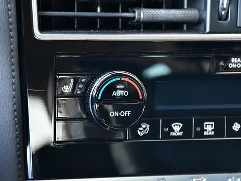 Used 2022 Nissan Armada SL w/ Captain's Chairs Package AWD/4WD image 39