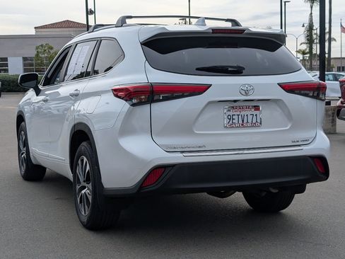 Used 2023 Toyota Highlander XLE image 13