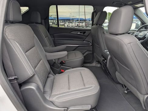 Used 2025 Chevrolet Traverse LT image 31