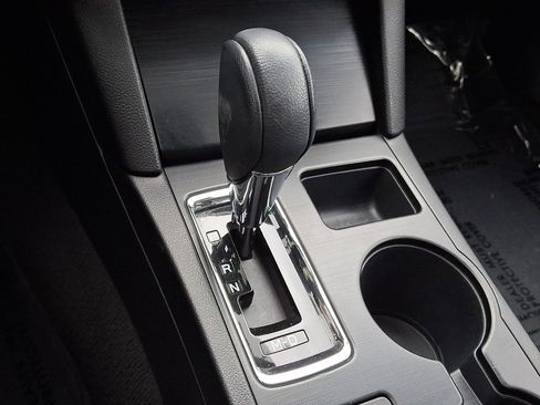 Used 2019 Subaru Outback 2.5i Limited w/ Popular Package #2 image 12