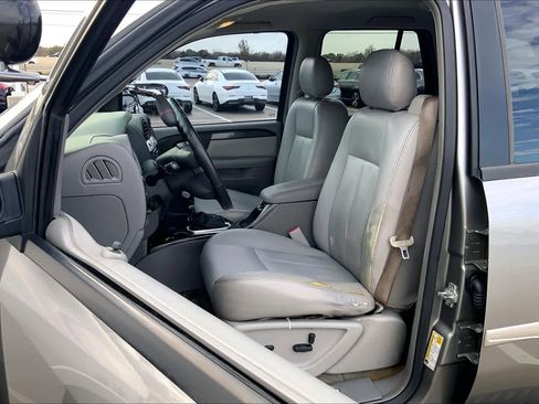 Used 2007 GMC Envoy SLE image 7