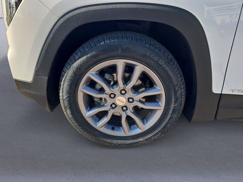 Used 2024 GMC Terrain SLT FWD image 10
