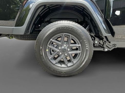 New 2025 Jeep Gladiator Sport image 14