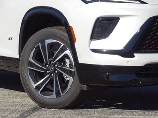 New 2025 Buick Enclave Sport Touring w/ Super Cruise Package video 3