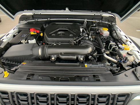 Used 2025 Jeep Wrangler Unlimited Rubicon AWD/4WD image 22