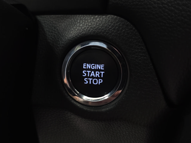 Used 2025 Toyota RAV4 XLE AWD/4WD image 18