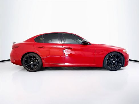 Used 2019 Alfa Romeo Giulia w/ Nero Edizione RWD image 16