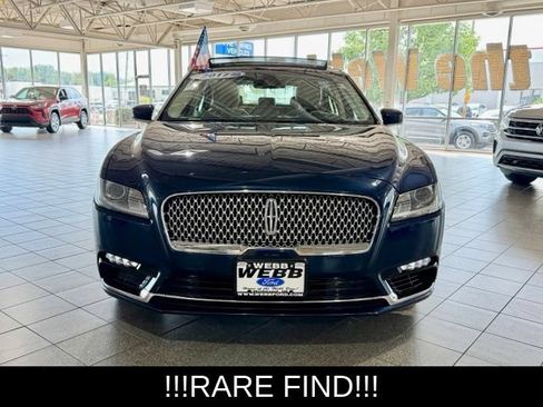 Used 2017 Lincoln Continental Select w/ Climate Package AWD/4WD image 3