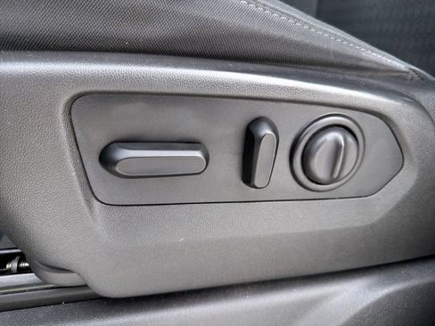 Used 2020 Chevrolet Silverado 1500 LT w/ All-Star Edition image 18