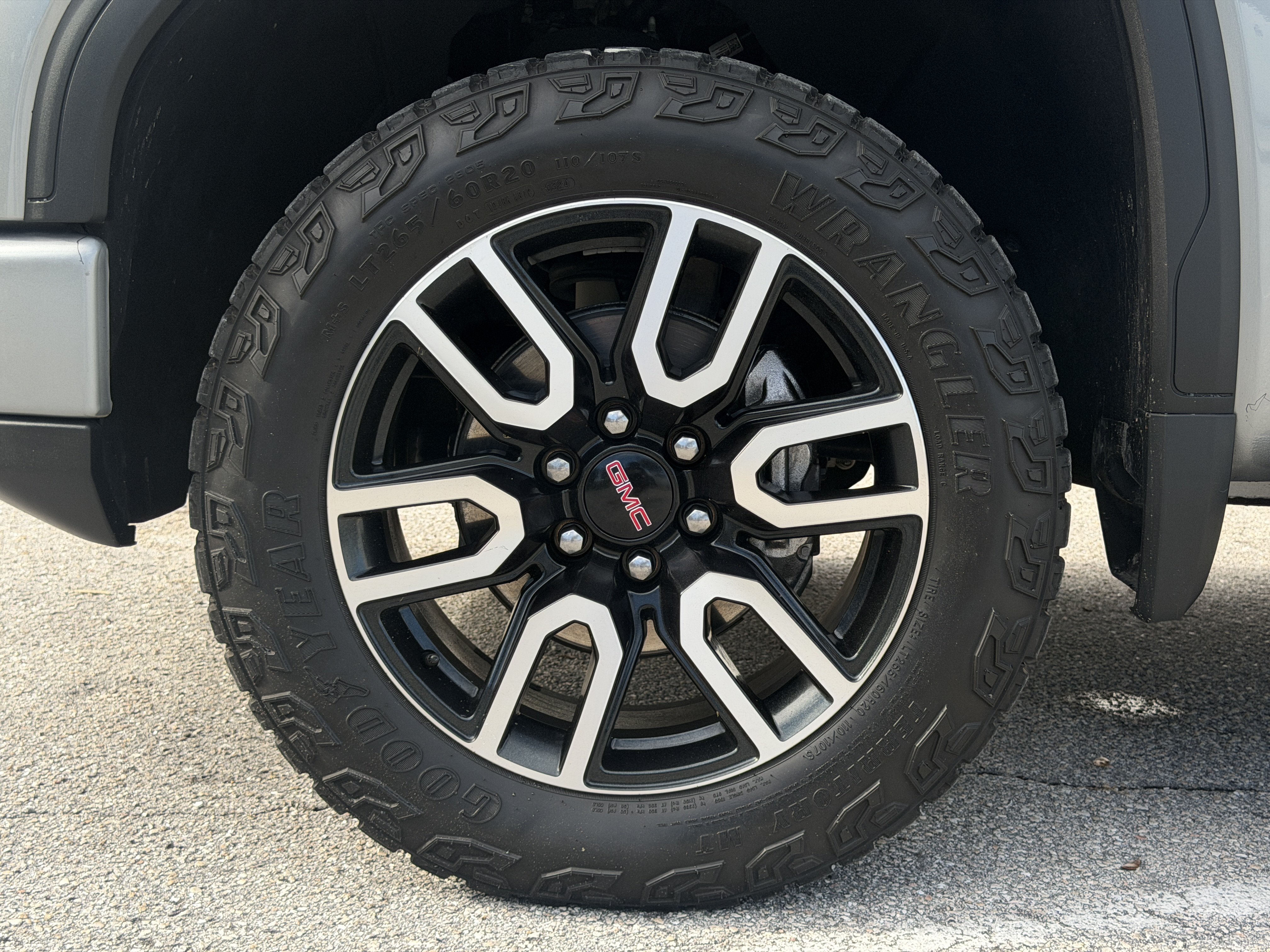 Certified 2023 GMC Sierra 1500 AT4 w/ AT4 Premium Package AWD/4WD image 33