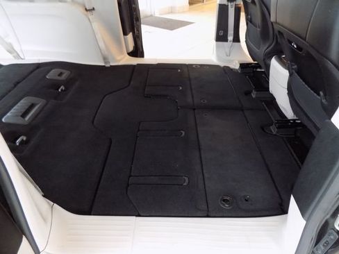 Used 2024 Chrysler Pacifica Touring-L FWD image 33