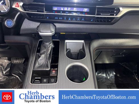 Used 2021 Toyota Sienna XSE w/ XSE Plus Package AWD/4WD image 18