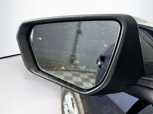 Used 2020 Chevrolet Equinox LT image 16