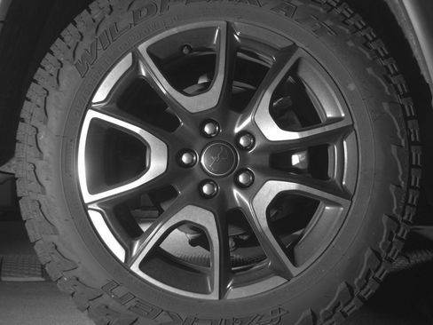 Used 2025 Jeep Compass Trailhawk AWD/4WD image 15