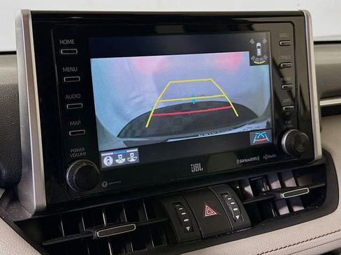 Used 2020 Toyota RAV4 Limited image 16