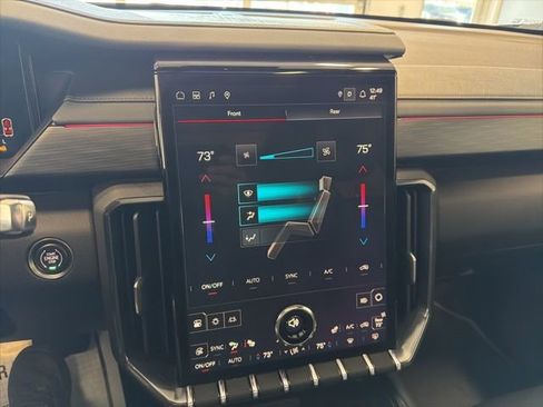 Used 2025 GMC Acadia AT4 w/ Luxury Package AWD/4WD image 30
