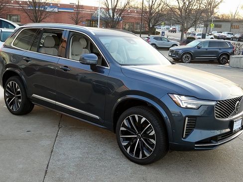 New 2026 Volvo XC90 T8 Ultra image 4