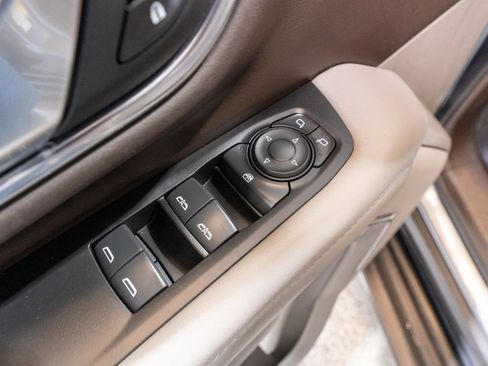 Used 2022 GMC Yukon SLE RWD image 13