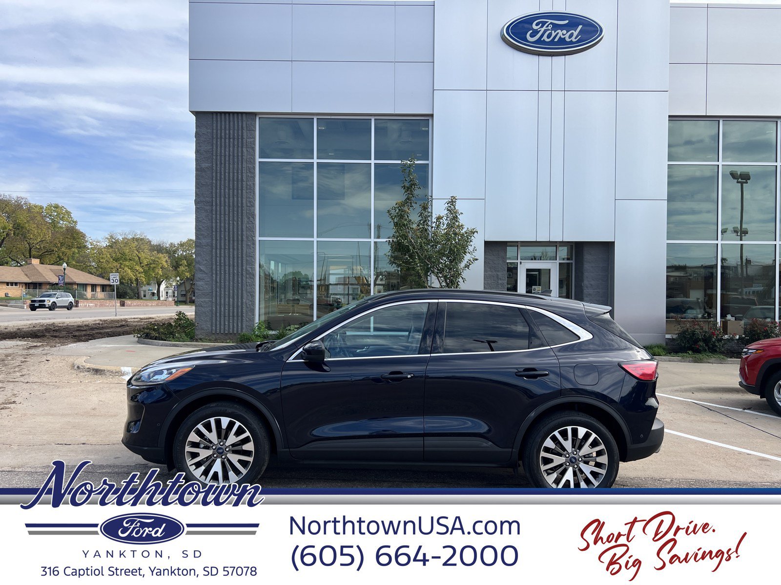Used 2021 Ford Escape Titanium w/ Class II Trailer Tow Package AWD/4WD image 11