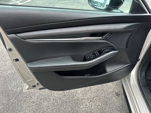 Used 2024 MAZDA MAZDA3 s FWD image 13