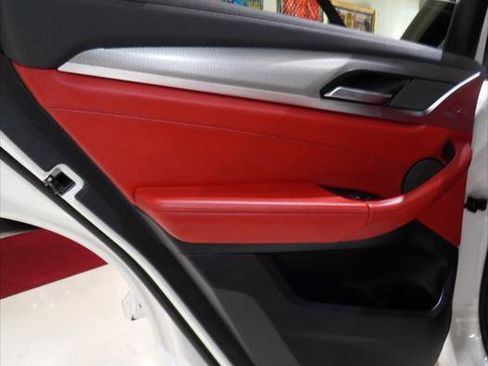 Used 2019 BMW X4 M40i image 19