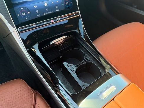 Used 2025 Mercedes-Benz C 300 4MATIC Sedan image 43