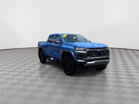 Certified 2025 Chevrolet Colorado Trail Boss AWD/4WD image 2