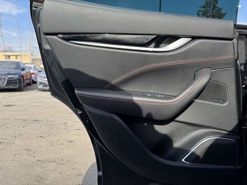 Used 2018 Maserati Levante GranSport image 41