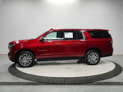 Used 2021 Chevrolet Suburban Premier w/ Premium Package AWD/4WD image 4