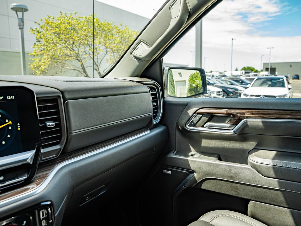 Used 2024 Chevrolet Silverado 1500 RST w/ Convenience Package II AWD/4WD image 31