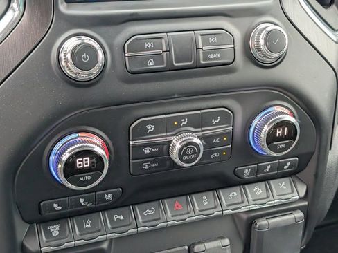 Used 2022 GMC Sierra 2500 AT4 w/ AT4 Preferred Package image 26